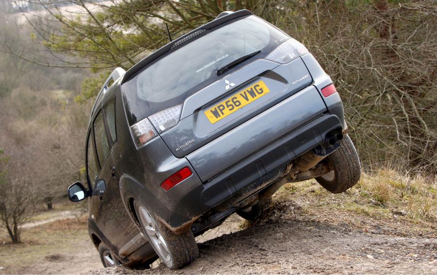  Mitsubishi Outlander 2005 года  (фото 32 из 77)